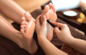 Thai massage of the feet